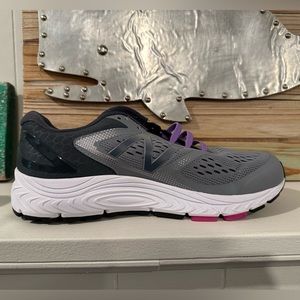 Women’s New Balance 840 v4. Size 10. Brand New.